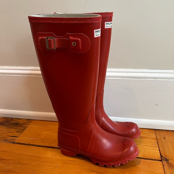 Hunter red rain boots size 5 - Picture 2 of 6